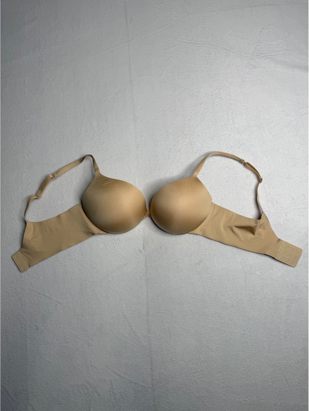 SKIMS Fits Everybody T-Shirt Bra 36C Sand Nude Lightly Lined